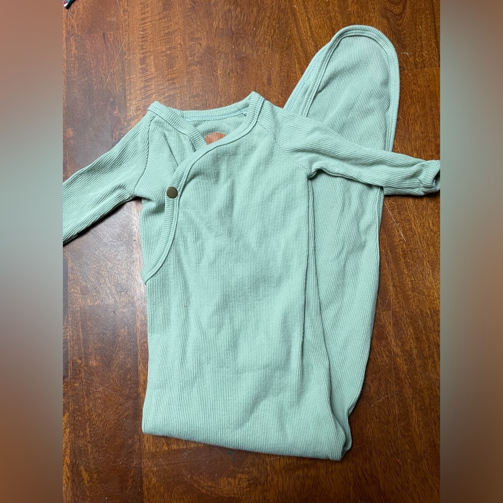 Brixton phoenix sleep gown size 0-3 months